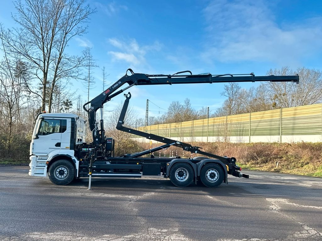 MAN TGS 26.470 6x2 Abrollkipper + Kran Hiab 138-3 - Lastväxlare lastbil, Kranbil: bild 3 MAN TGS 26.470 6x2 Abrollkipper + Kran Hiab 138-3 - Lastväxlare lastbil, Kranbil: bild 3