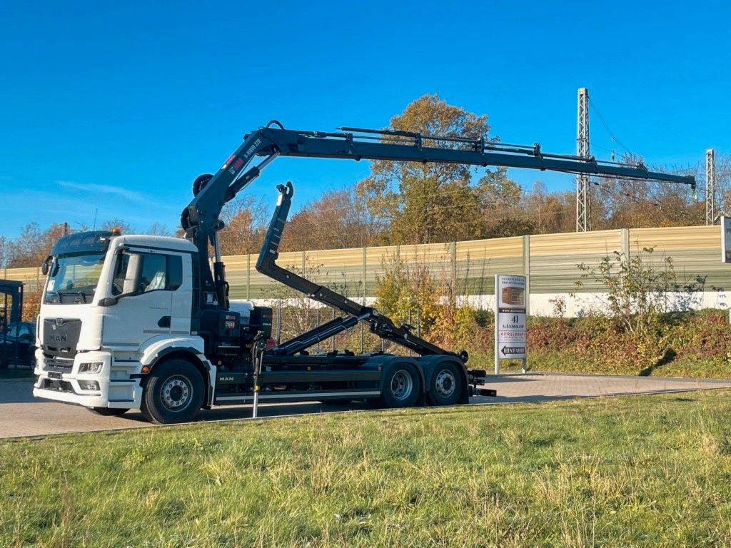MAN TGS 26.470 6x2 Abrollkipper + Kran Hiab 228-6 - Lastväxlare lastbil, Kranbil: bild 2 MAN TGS 26.470 6x2 Abrollkipper + Kran Hiab 228-6 - Lastväxlare lastbil, Kranbil: bild 2