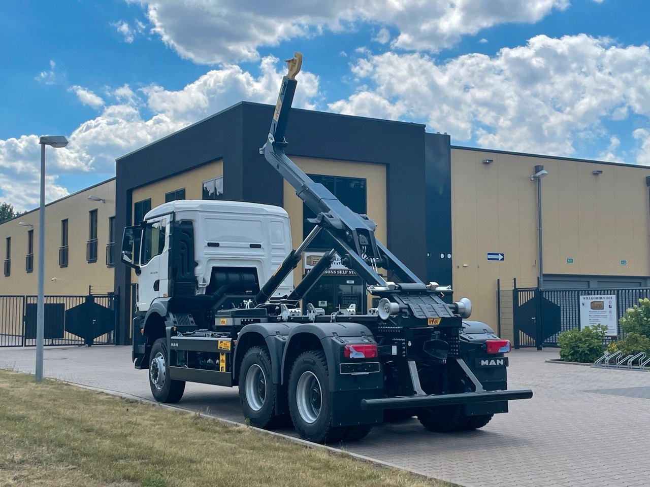 MAN TGS 33.440 6x6 Euro6e Hyva - Hiab MultiLift - Lastväxlare lastbil, Kranbil: bild 4 MAN TGS 33.440 6x6 Euro6e Hyva - Hiab MultiLift - Lastväxlare lastbil, Kranbil: bild 4