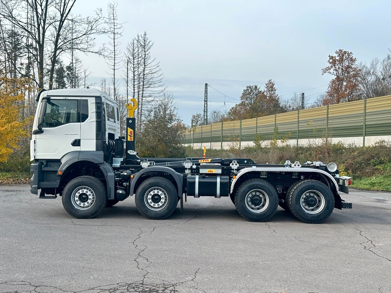 MAN TGS 35.520 8x4 Euro6e Hyva 26-55 Abrollkipper - Lastväxlare lastbil: bild 3 MAN TGS 35.520 8x4 Euro6e Hyva 26-55 Abrollkipper - Lastväxlare lastbil: bild 3