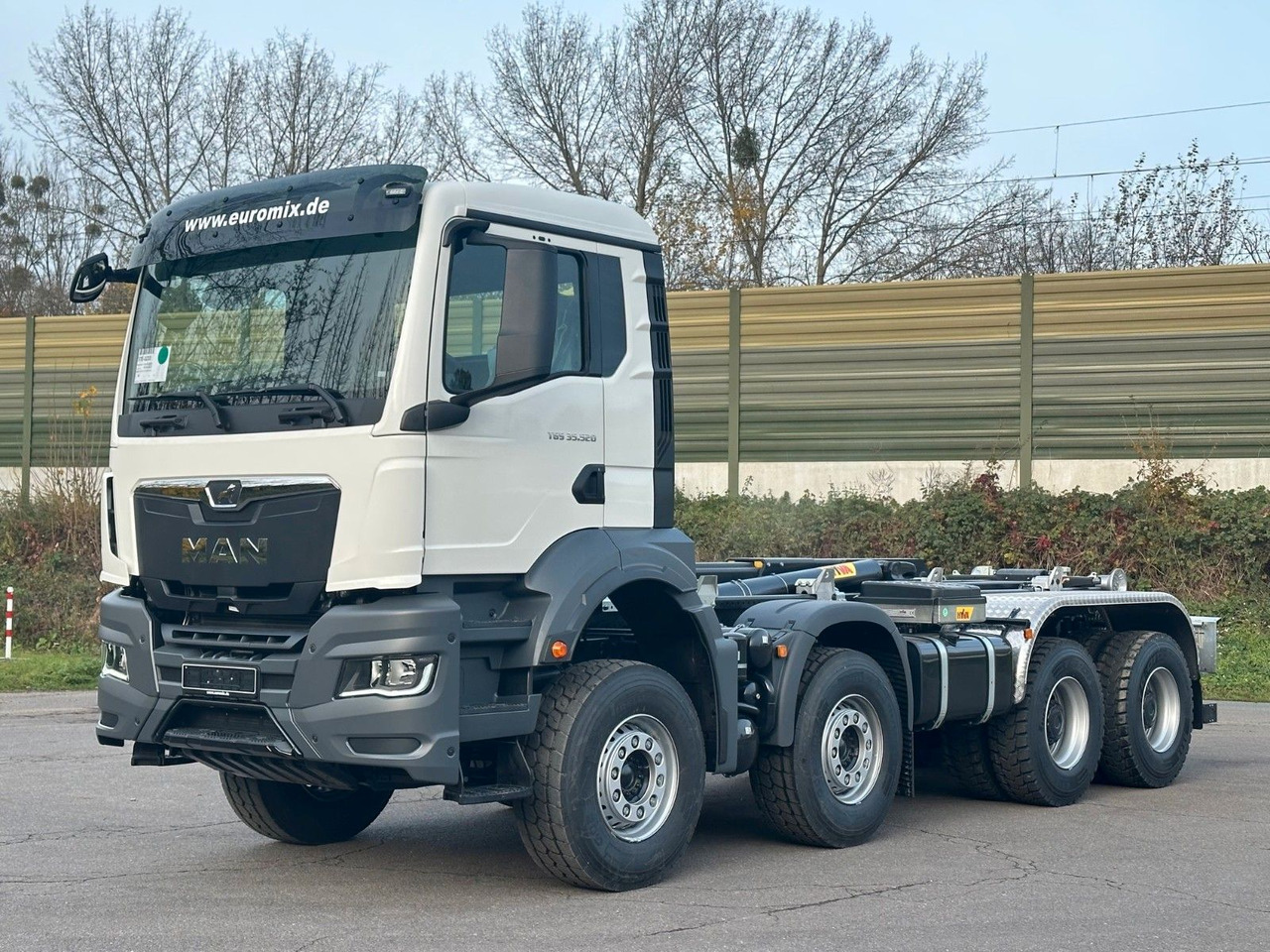 MAN TGS 35.520 8x4 Euro6e Hyva 26-55 Abrollkipper - Lastväxlare lastbil: bild 2 MAN TGS 35.520 8x4 Euro6e Hyva 26-55 Abrollkipper - Lastväxlare lastbil: bild 2