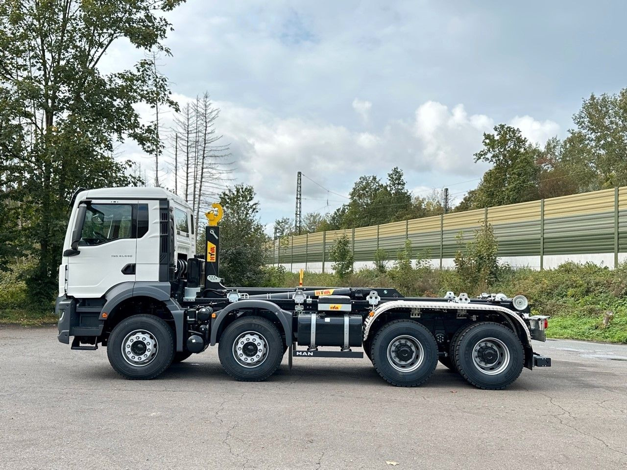 MAN TGS 41.440 8x4 Euro6e Hyva 26-55 Abrollkipper - Lastväxlare lastbil: bild 2 MAN TGS 41.440 8x4 Euro6e Hyva 26-55 Abrollkipper - Lastväxlare lastbil: bild 2