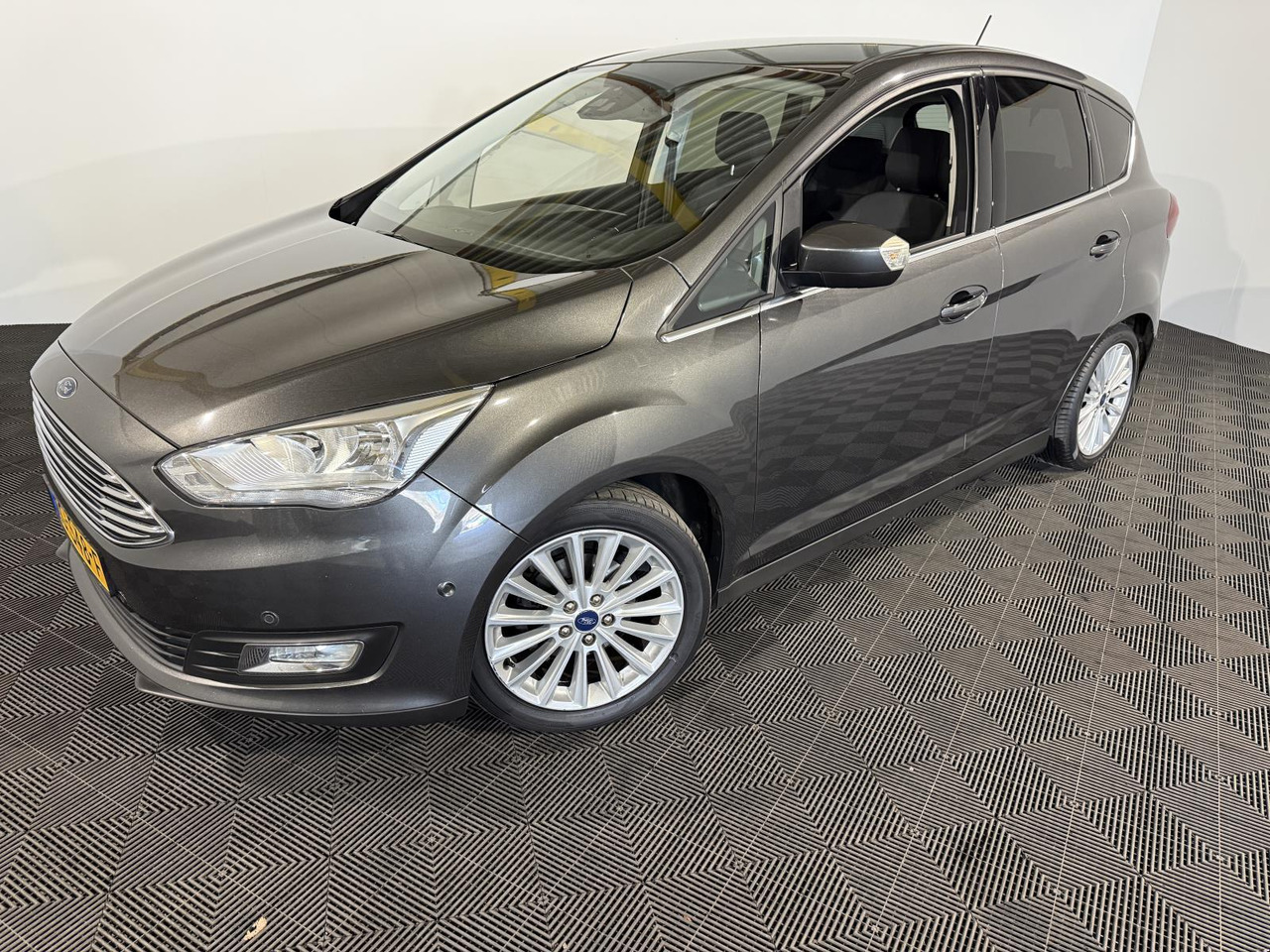 Ford C-Max 1.0 Titanium ZG-548-F 186.382 km - Personbil: bild 1 Ford C-Max 1.0 Titanium ZG-548-F 186.382 km - Personbil: bild 1