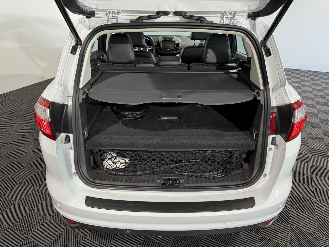 Ford C-Max 2.0 Plug-in Hybrid Titanium Plus | HL-834-P - Personbil: bild 5 Ford C-Max 2.0 Plug-in Hybrid Titanium Plus | HL-834-P - Personbil: bild 5