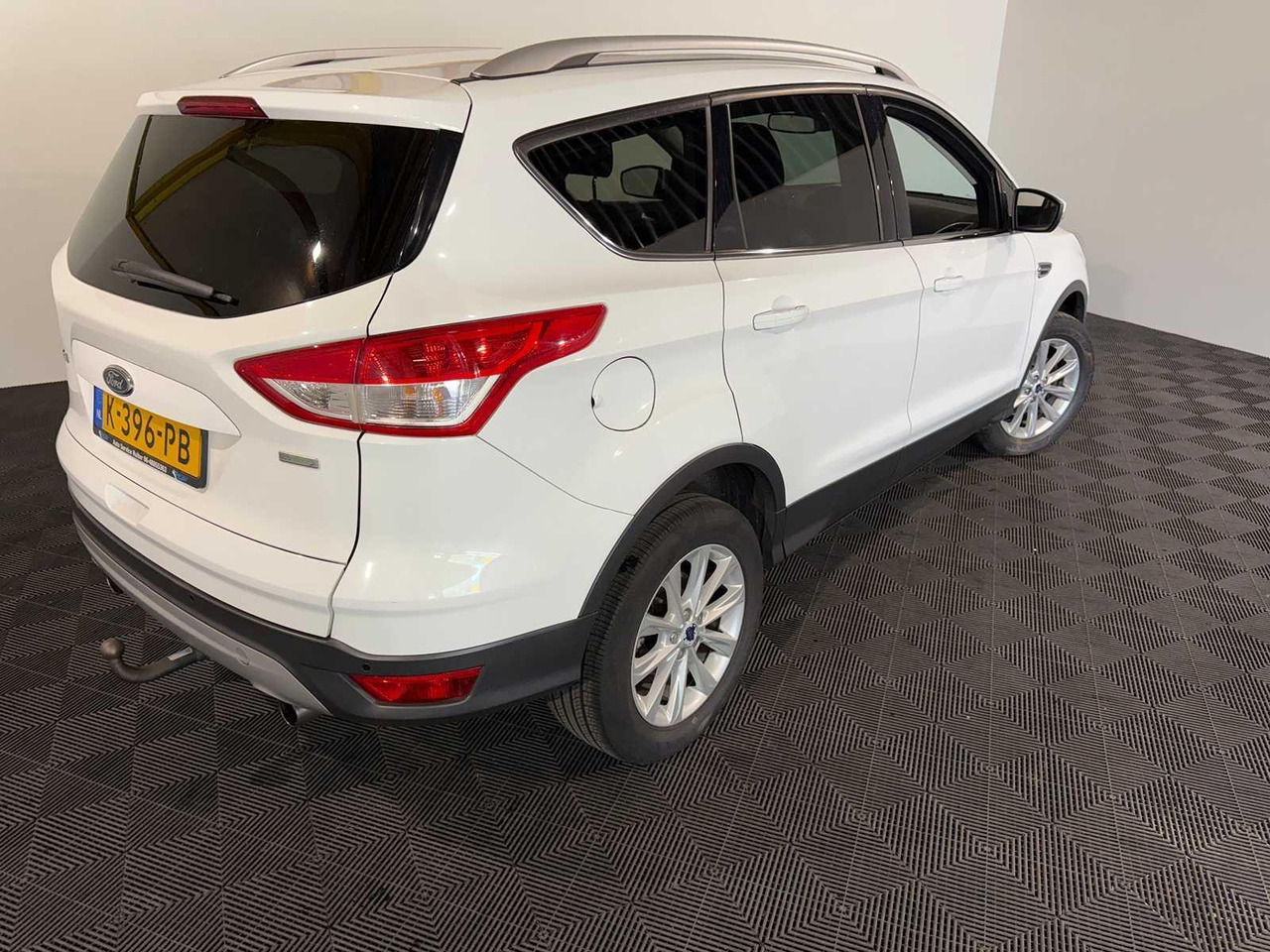 Ford Kuga 1.5 Titanium | 2015 | 175.571 km | K-396-PB - SUV: bild 4 Ford Kuga 1.5 Titanium | 2015 | 175.571 km | K-396-PB - SUV: bild 4