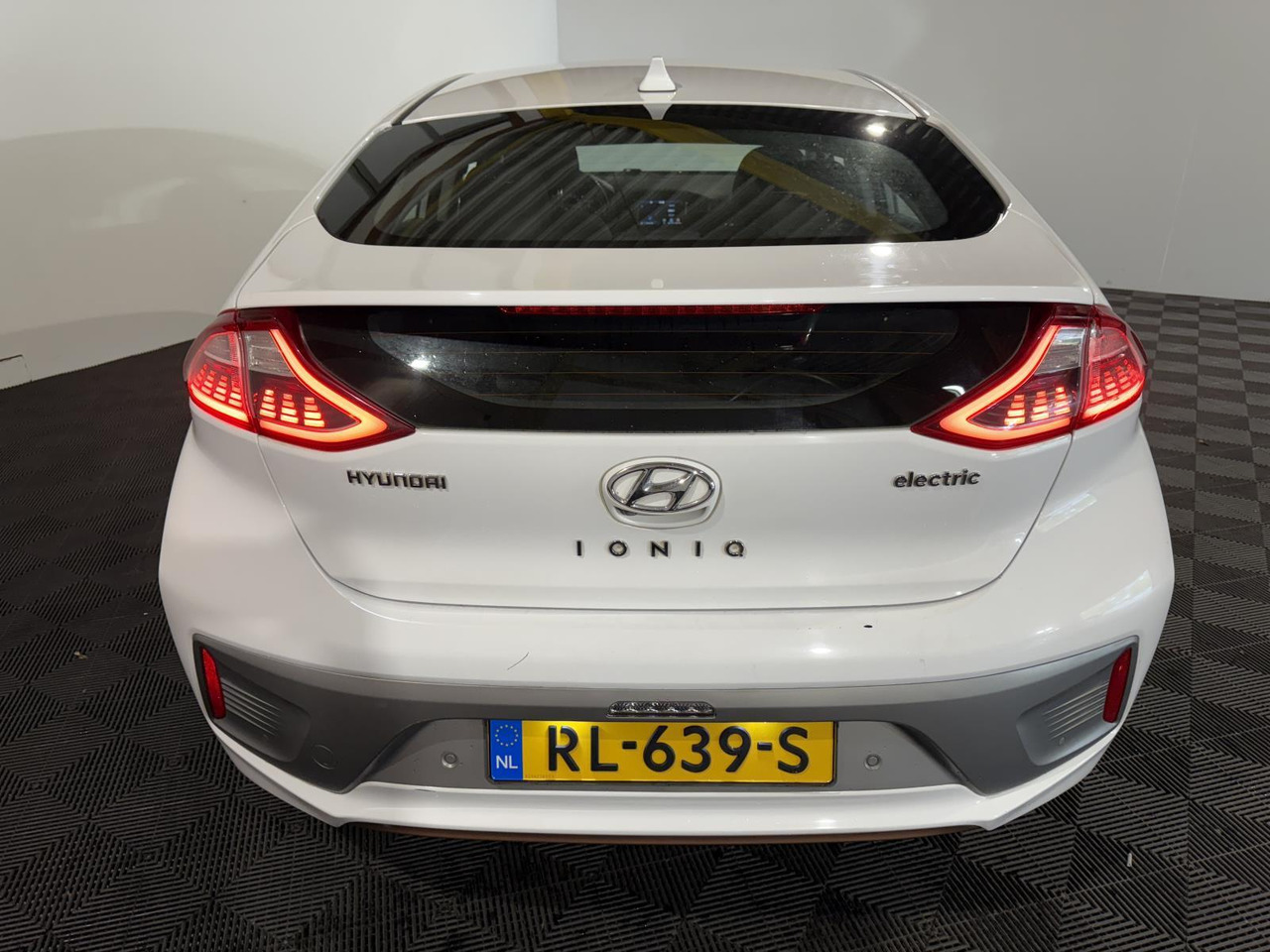 Kia | Stonic | 1.0 T-GDi DynamicLine | 2018 | 230.603 km | RL369S | Logisch - SUV: bild 2 Kia | Stonic | 1.0 T-GDi DynamicLine | 2018 | 230.603 km | RL369S | Logisch - SUV: bild 2