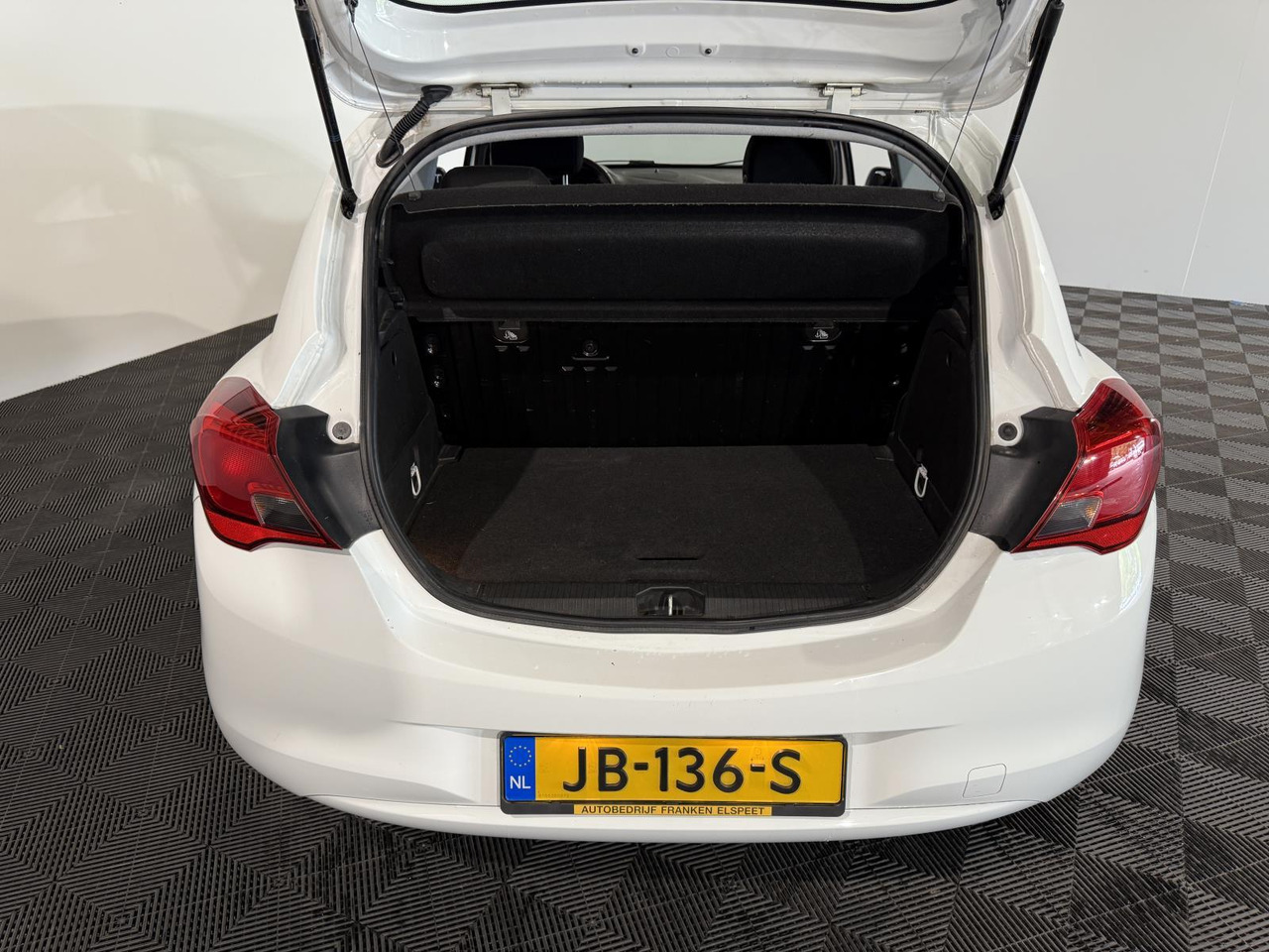 Opel Corsa 1.3 CDTI Business+ 2016 274.545 km JB-136-S - Hatchback/ Halvkombi: bild 4 Opel Corsa 1.3 CDTI Business+ 2016 274.545 km JB-136-S - Hatchback/ Halvkombi: bild 4