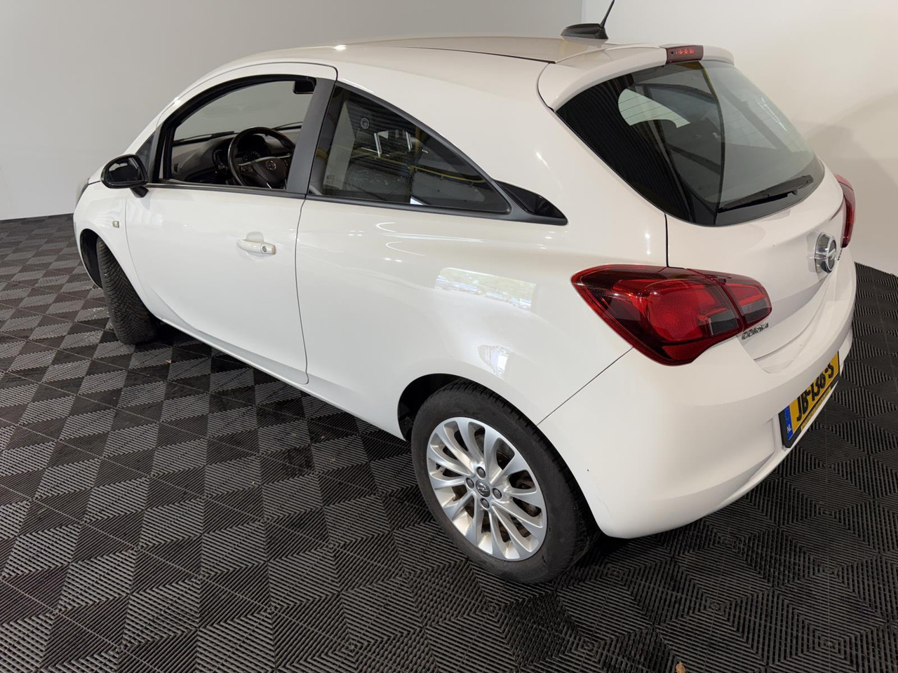 Opel Corsa 1.3 CDTI Business+ 2016 274.545 km JB-136-S - Hatchback/ Halvkombi: bild 2 Opel Corsa 1.3 CDTI Business+ 2016 274.545 km JB-136-S - Hatchback/ Halvkombi: bild 2