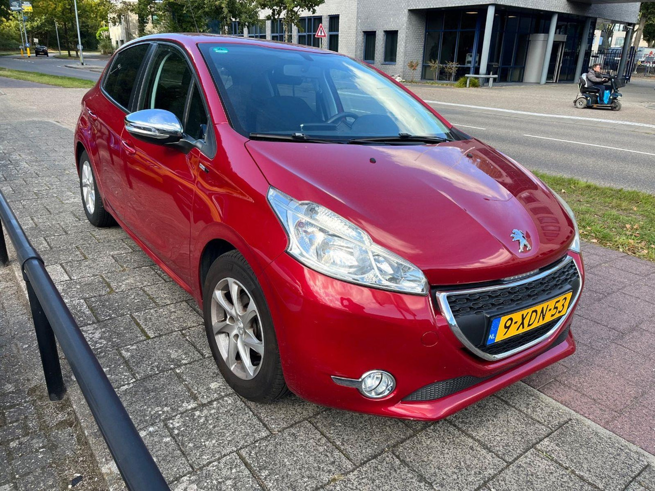 Peugeot 208 1.2 VTi Style | 2014 | 93.815 km | 9XDN53 | NAP: Logisch - Hatchback/ Halvkombi: bild 2 Peugeot 208 1.2 VTi Style | 2014 | 93.815 km | 9XDN53 | NAP: Logisch - Hatchback/ Halvkombi: bild 2