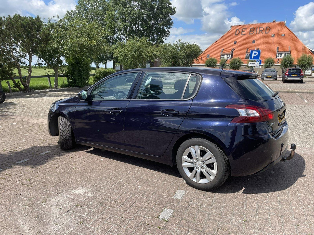 Peugeot 308 1.6 BlueHDi Active | 2014 | 228.867 | 1-XPX-11 - Hatchback/ Halvkombi: bild 2 Peugeot 308 1.6 BlueHDi Active | 2014 | 228.867 | 1-XPX-11 - Hatchback/ Halvkombi: bild 2