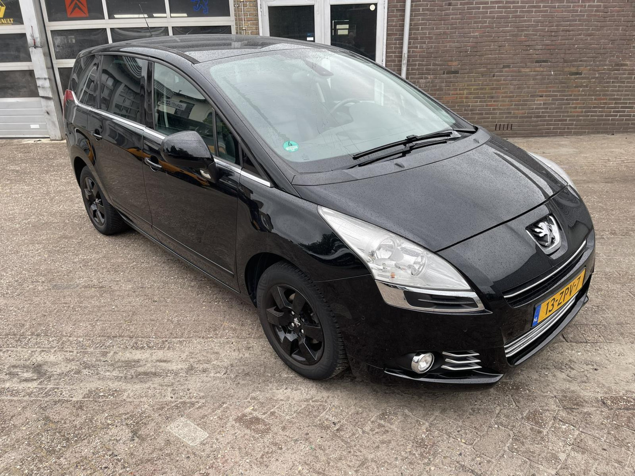 Peugeot 5008 1.6 VTi Blue Lease 7p. 2013 223.407 km 13-ZPV-7 - Personbil: bild 5 Peugeot 5008 1.6 VTi Blue Lease 7p. 2013 223.407 km 13-ZPV-7 - Personbil: bild 5