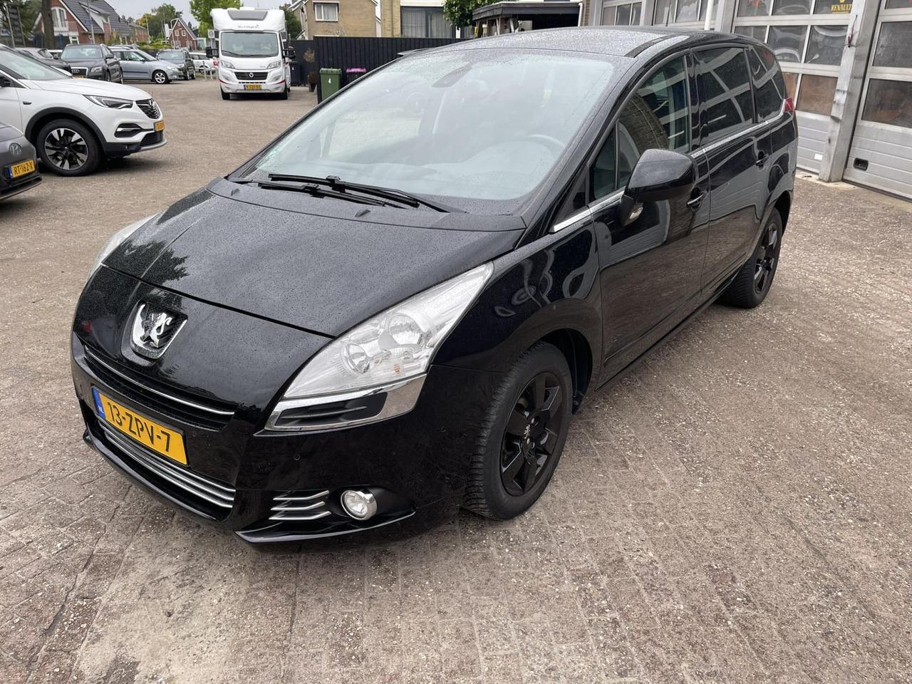 Peugeot 5008 1.6 VTi Blue Lease 7p. 2013 223.407 km 13-ZPV-7 - Personbil: bild 1 Peugeot 5008 1.6 VTi Blue Lease 7p. 2013 223.407 km 13-ZPV-7 - Personbil: bild 1