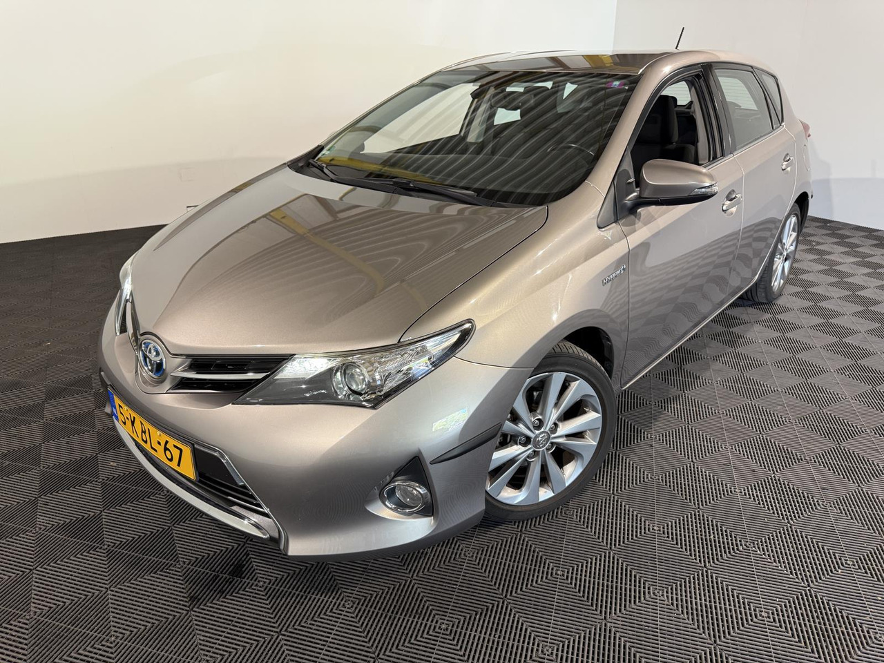 Toyota Auris 1.8 Hybrid Dynamic | 2013 | 191.085 km | 5-KBL-67 - Hatchback/ Halvkombi: bild 1 Toyota Auris 1.8 Hybrid Dynamic | 2013 | 191.085 km | 5-KBL-67 - Hatchback/ Halvkombi: bild 1