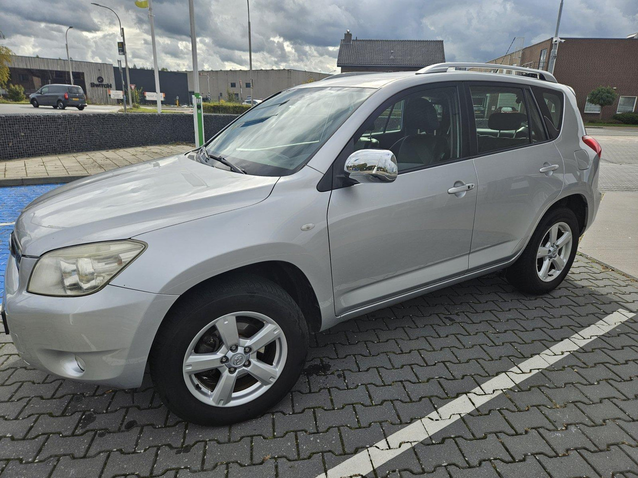 Toyota | RAV4 | 2.0 VVTi Executive | 2006 | 272.231 km | 82TDFD | Logisch - SUV: bild 1 Toyota | RAV4 | 2.0 VVTi Executive | 2006 | 272.231 km | 82TDFD | Logisch - SUV: bild 1