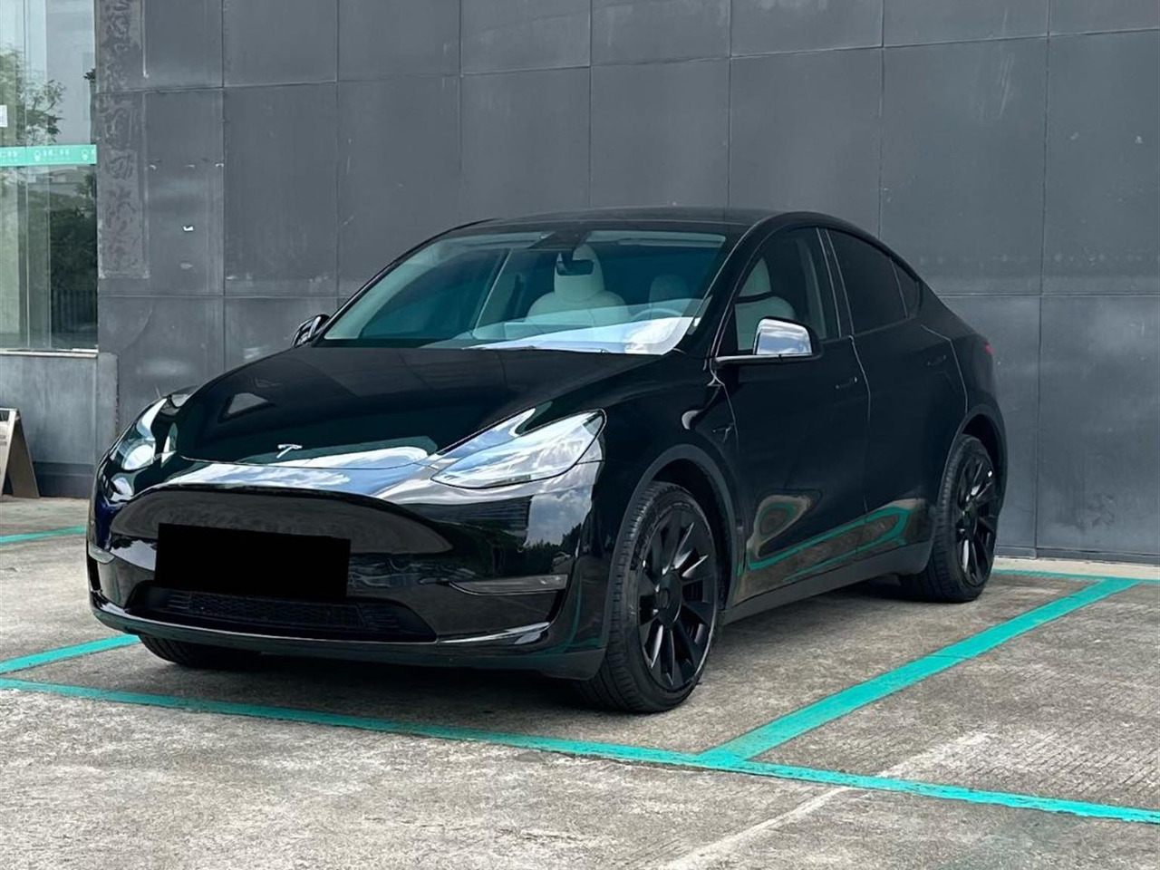 TESLA MODEL Y - Personbil: bild 1 TESLA MODEL Y - Personbil: bild 1