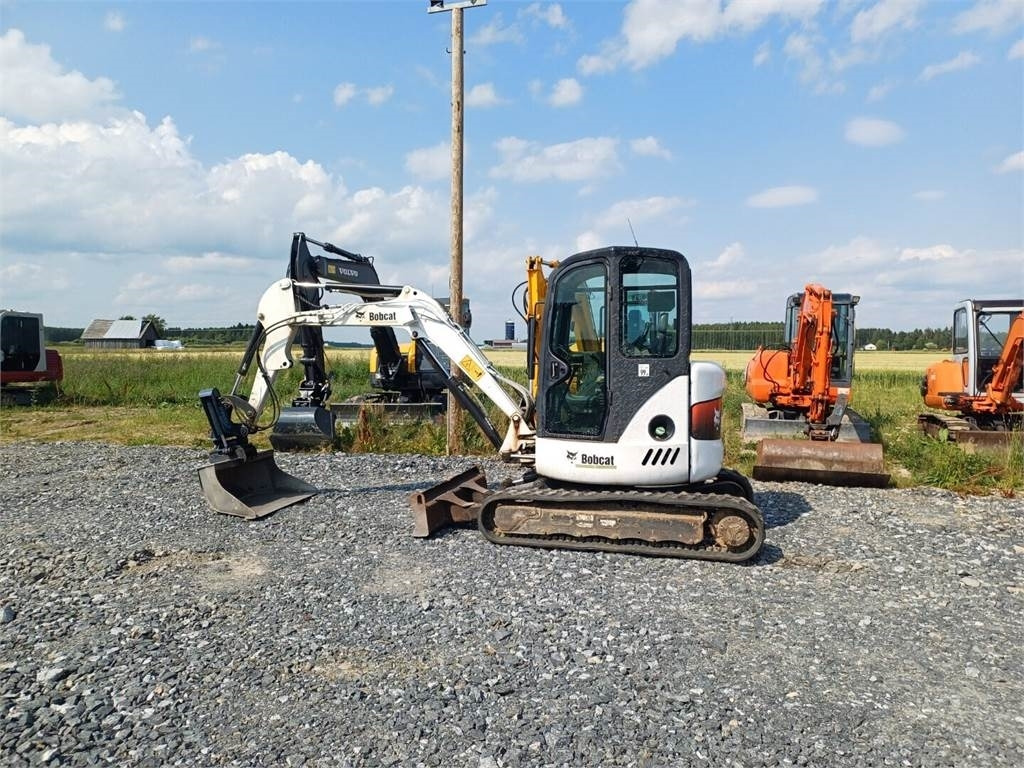 Bobcat 430hag kallistuvalla liittimellä - Minigrävmaskin: bild 2 Bobcat 430hag kallistuvalla liittimellä - Minigrävmaskin: bild 2