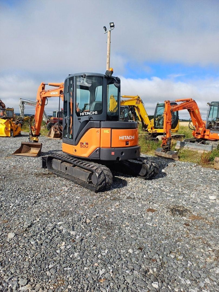 Hitachi ZX50u Engcon pyörittäjällä - Minigrävmaskin: bild 4 Hitachi ZX50u Engcon pyörittäjällä - Minigrävmaskin: bild 4