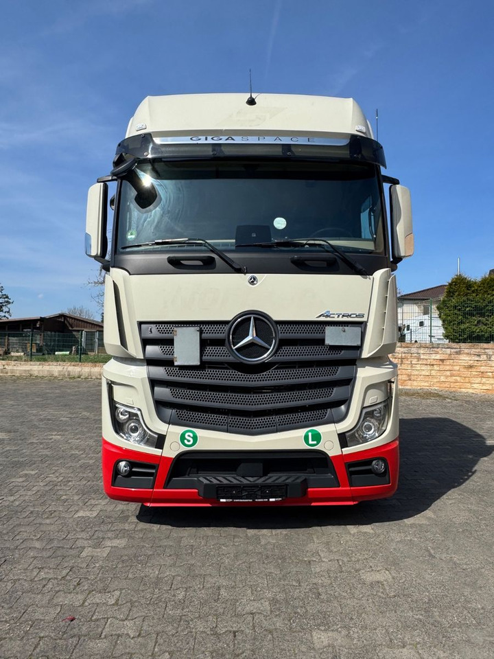 Mercedes-Benz Actros 1848/GIGA/Retarder/2xBett/2instock - Dragbil: bild 2 Mercedes-Benz Actros 1848/GIGA/Retarder/2xBett/2instock - Dragbil: bild 2