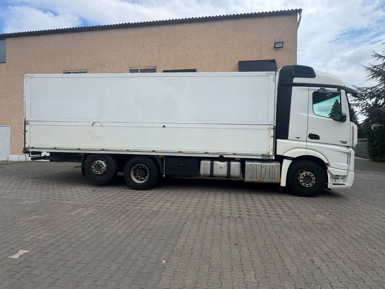 Mercedes-Benz Actros2545/Lift-Lenk/Mitnahmestp/Retder - Dryckestransport lastbil: bild 2 Mercedes-Benz Actros2545/Lift-Lenk/Mitnahmestp/Retder - Dryckestransport lastbil: bild 2