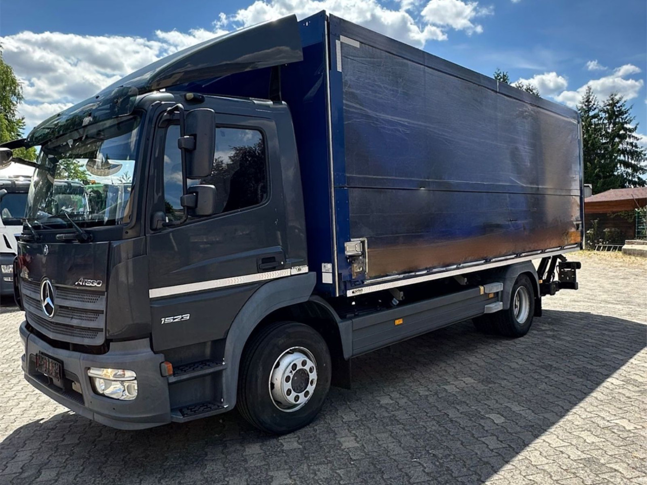 Mercedes-Benz Atego 1523/Klima/LBW/GT-Zertifiziert/2xAHK - Dryckestransport lastbil: bild 2 Mercedes-Benz Atego 1523/Klima/LBW/GT-Zertifiziert/2xAHK - Dryckestransport lastbil: bild 2