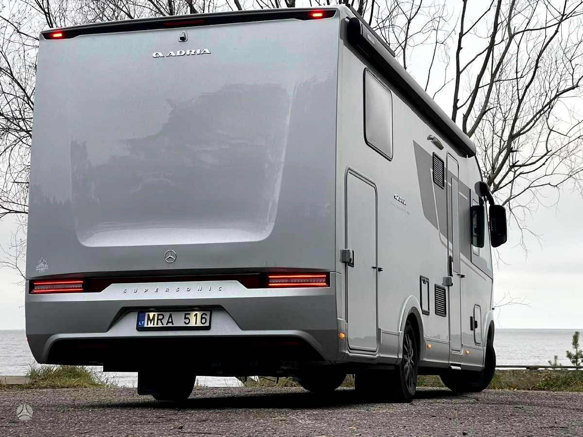Adria Super Sonic 780 SL - Helintegrerad husbil: bild 2 Adria Super Sonic 780 SL - Helintegrerad husbil: bild 2