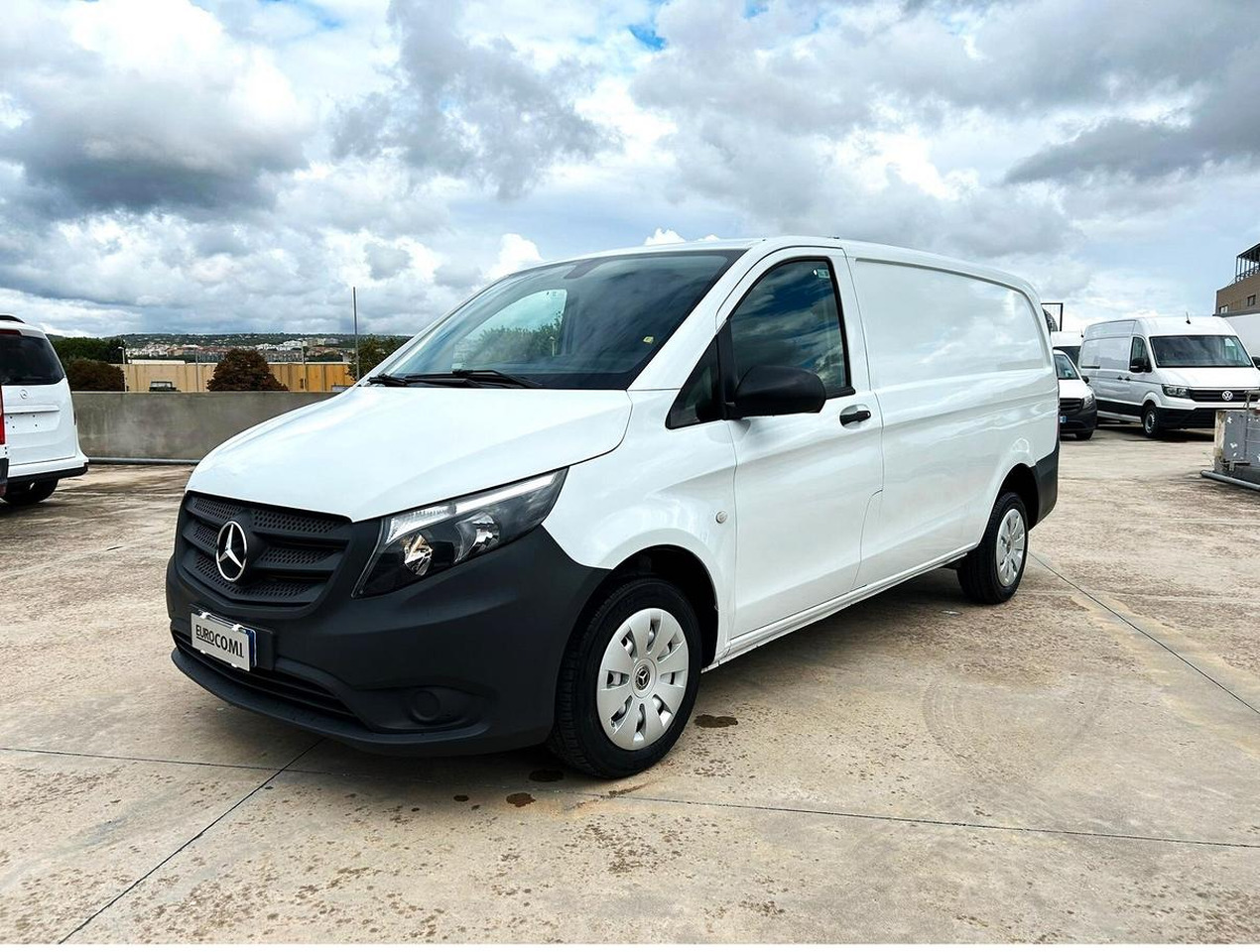 Mercedes Benz Vito 111 Furgone Long - Skåpbil: bild 1 Mercedes Benz Vito 111 Furgone Long - Skåpbil: bild 1