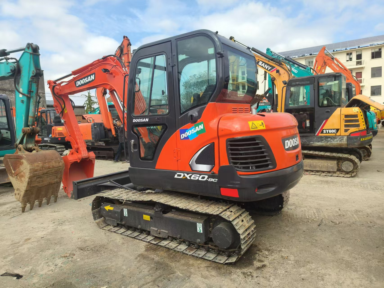 DOOSAN DX60 - Grävmaskin: bild 1 DOOSAN DX60 - Grävmaskin: bild 1