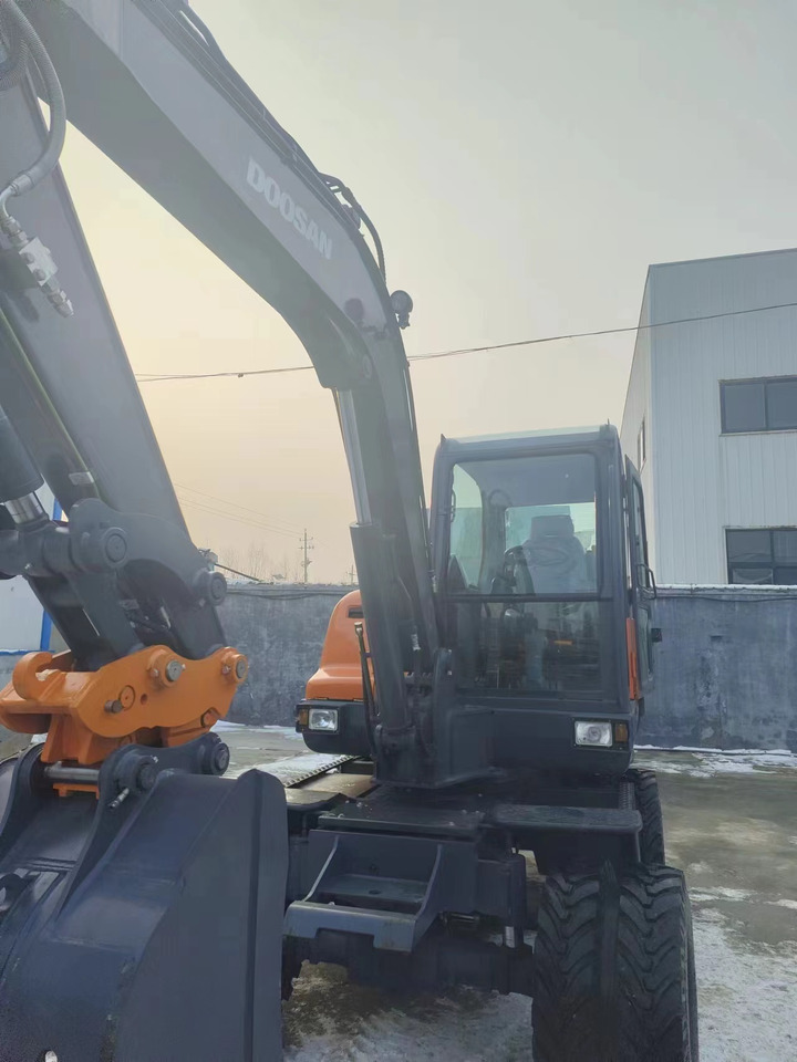 DOOSAN DX60w-9c - Minigrävmaskin: bild 2 DOOSAN DX60w-9c - Minigrävmaskin: bild 2