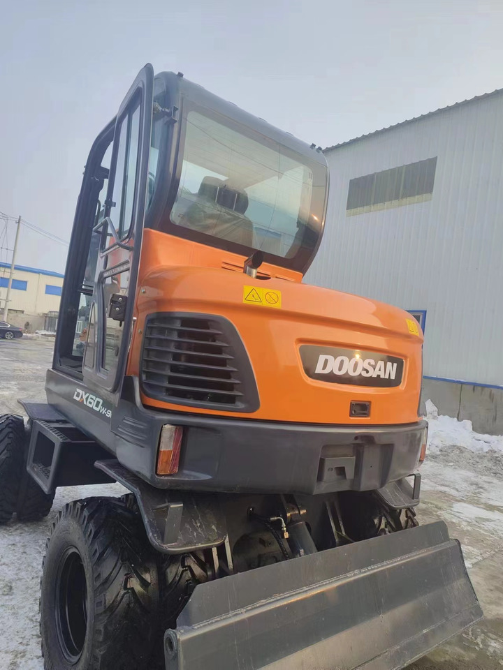 DOOSAN DX60w-9c - Minigrävmaskin: bild 3 DOOSAN DX60w-9c - Minigrävmaskin: bild 3