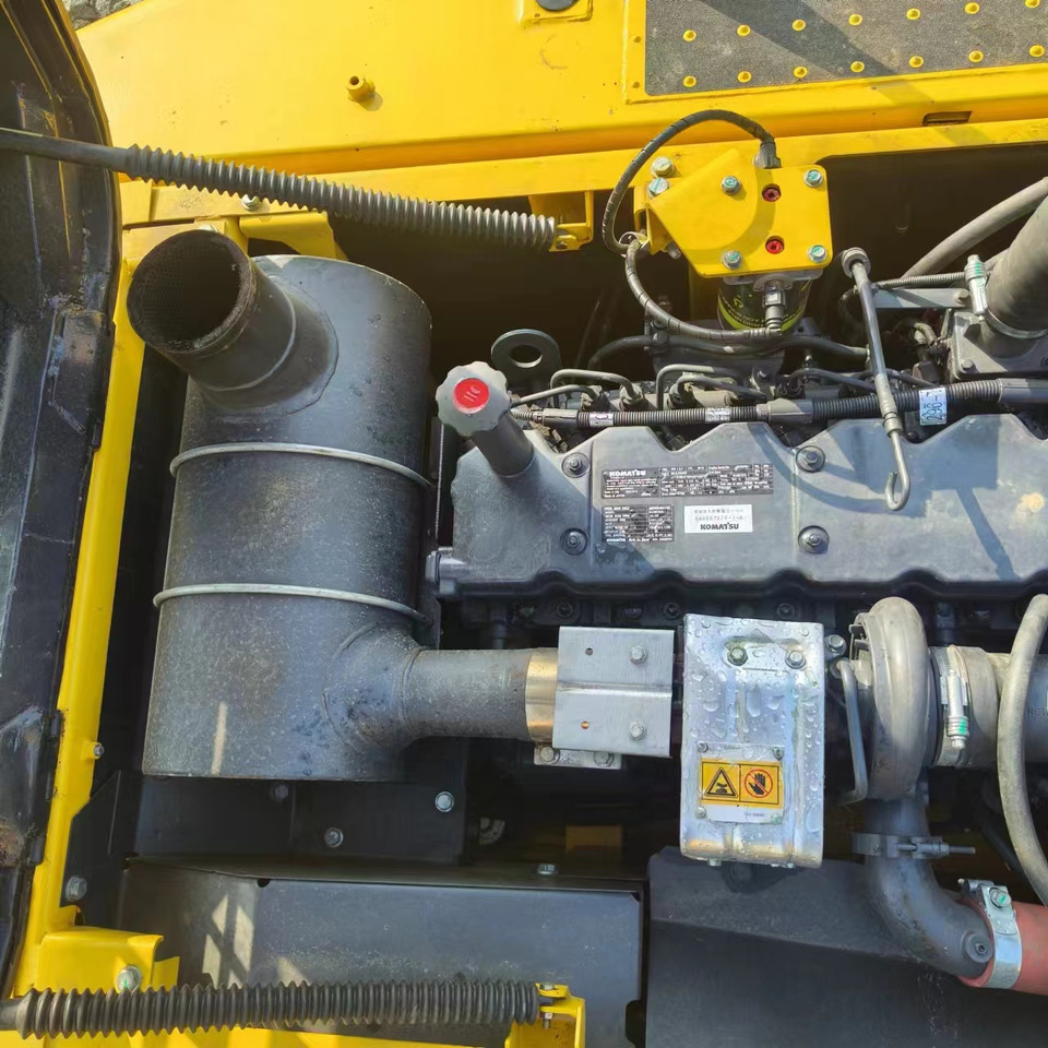 KOMATSU PC200 - Bandgrävare: bild 2 KOMATSU PC200 - Bandgrävare: bild 2