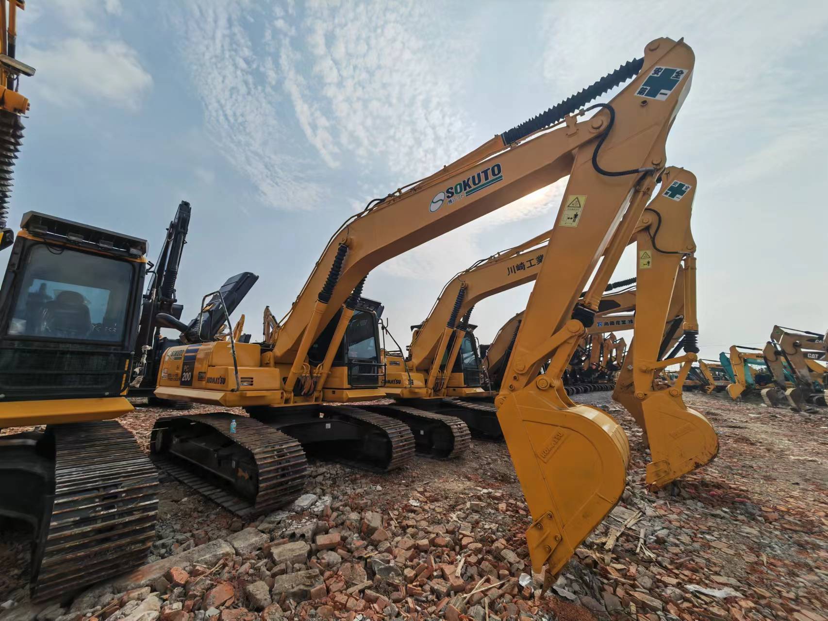KOMATSU PC200 - Bandgrävare: bild 2 KOMATSU PC200 - Bandgrävare: bild 2