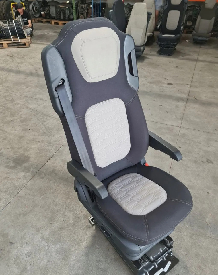 FOTEL PRAWY SIEDZENIE PASAŻERA FORD F-MAX CARGO EURO 6 - Säte: bild 1 FOTEL PRAWY SIEDZENIE PASAŻERA FORD F-MAX CARGO EURO 6 - Säte: bild 1