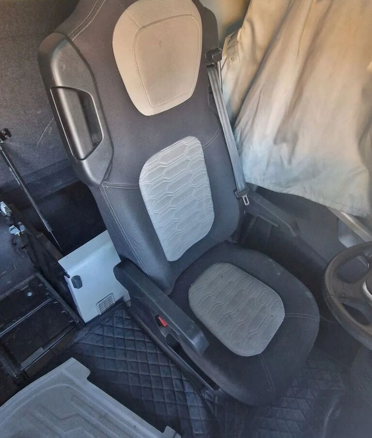 Ford F-MAX CARGO truck - Säte för Lastbil: bild 3 Ford F-MAX CARGO truck - Säte för Lastbil: bild 3