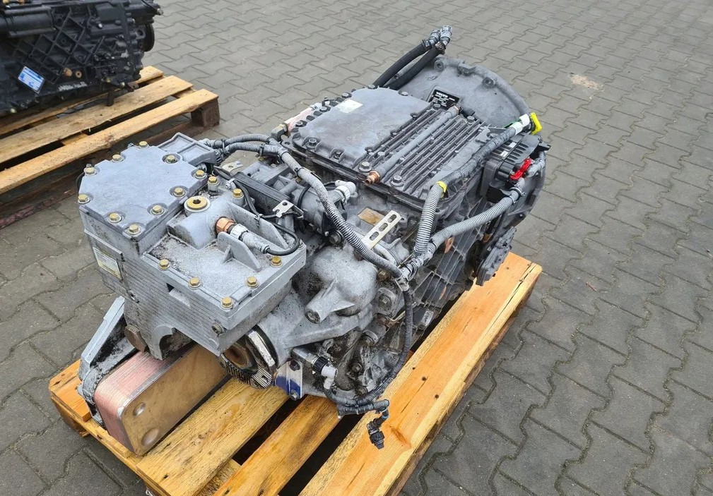 I-SHIFT RETARDER VOLVO FH 4 FM 4 FMX RENAULT GAMA T AT2412E AUTOMATYCZNA AT 2412 E - Växellåda: bild 1 I-SHIFT RETARDER VOLVO FH 4 FM 4 FMX RENAULT GAMA T AT2412E AUTOMATYCZNA AT 2412 E - Växellåda: bild 1