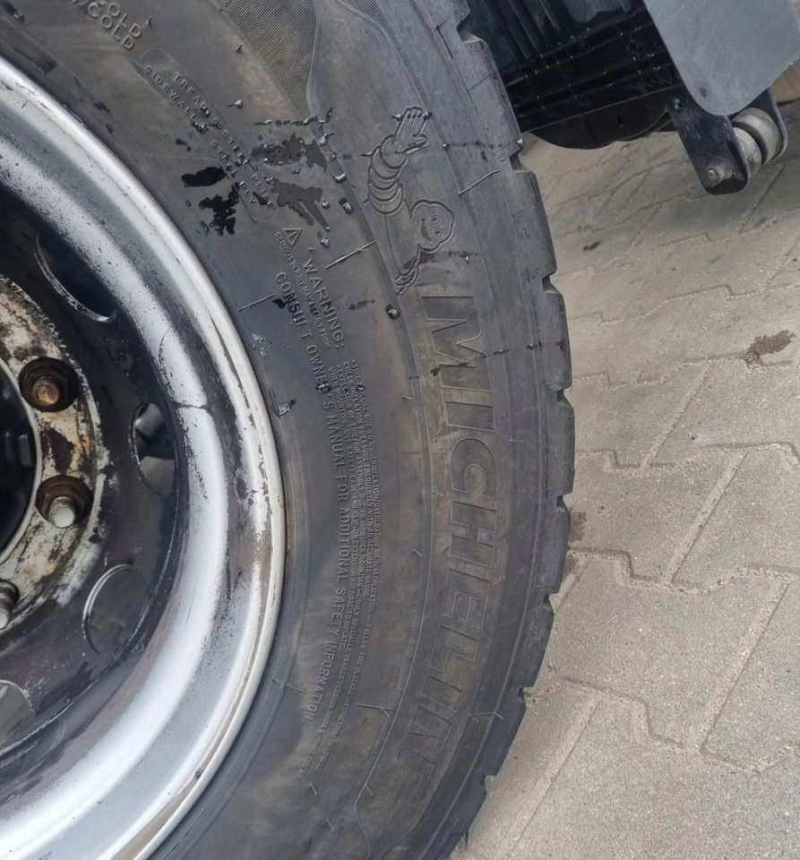 OPONY TYŁ NAPĘDOWE MICHELIN X MULTI ENERGY D2 315/70/22.5 4 szt. - Däck: bild 3 OPONY TYŁ NAPĘDOWE MICHELIN X MULTI ENERGY D2 315/70/22.5 4 szt. - Däck: bild 3