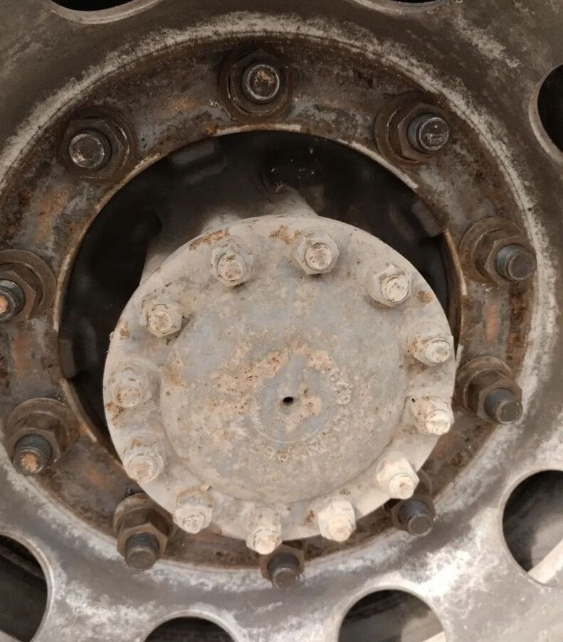 PIASTA KOMPLETNA TYŁ VOLVO FL 6 00-06 22.5 - Hub för Lastbil: bild 1 PIASTA KOMPLETNA TYŁ VOLVO FL 6 00-06 22.5 - Hub för Lastbil: bild 1
