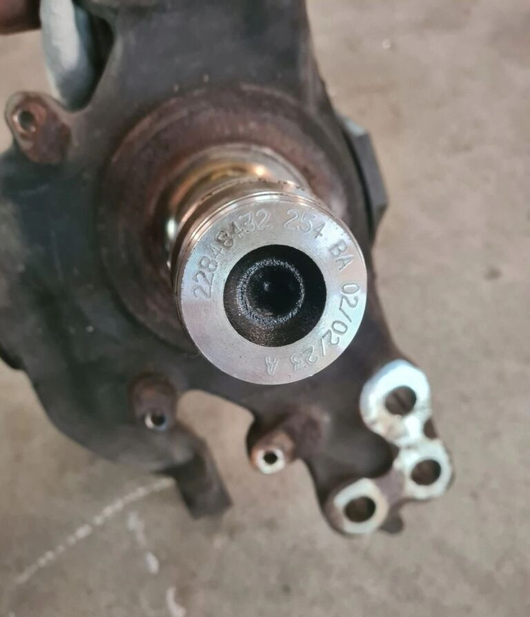 Volvo FH 4 FM 4 FH 5 FM 5 RENAULT GAMA T FI 58 22848432 Volvo VOLVO FH 4 FM 4 FH 5 FM 5 RENAULT GAMA T FI 58 22848432 - Styrspindel för Lastbil: bild 5 Volvo FH 4 FM 4 FH 5 FM 5 RENAULT GAMA T FI 58 22848432 Volvo VOLVO FH 4 FM 4 FH 5 FM 5 RENAULT GAMA T FI 58 22848432 - Styrspindel för Lastbil: bild 5