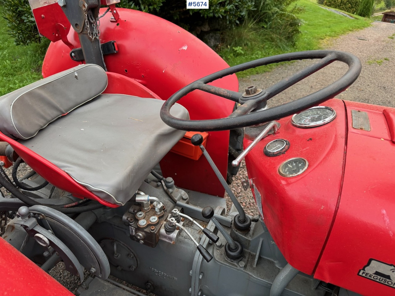 1961 Massey Ferguson 35 m/ litt utstyr - Traktor: bild 2 1961 Massey Ferguson 35 m/ litt utstyr - Traktor: bild 2
