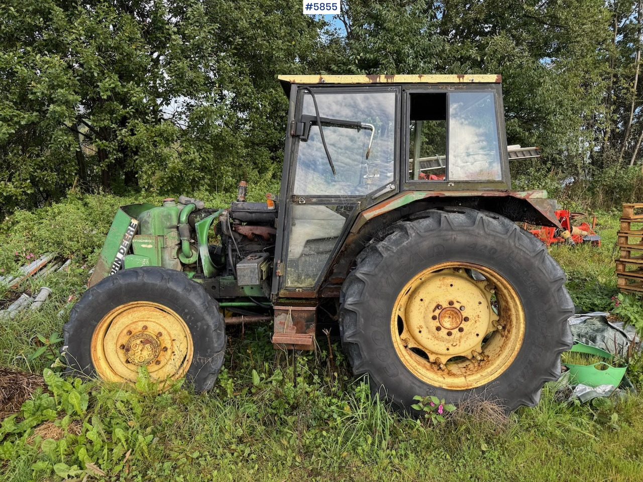 1982 John Deere 1140 with front loader and a parts tractor - Traktor: bild 5 1982 John Deere 1140 with front loader and a parts tractor - Traktor: bild 5