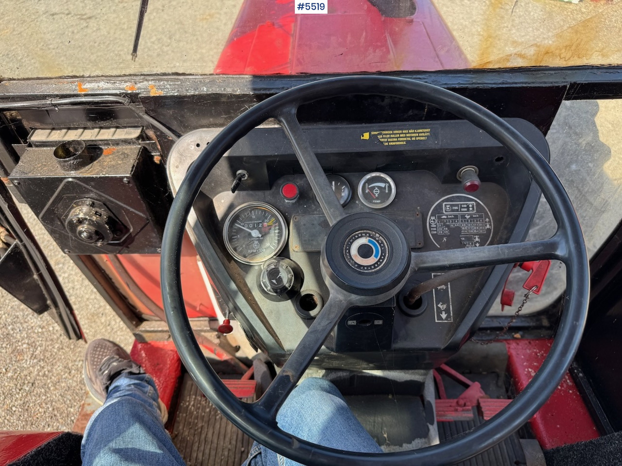 Traktor 1983 International 585: bild 15