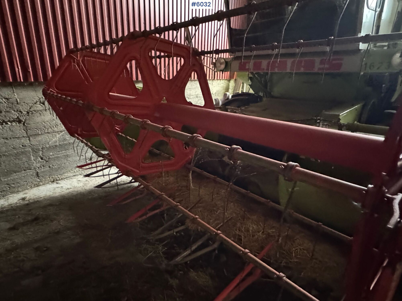 1984 Claas Dominator 48. 1704 hours! - Skördetröska: bild 2 1984 Claas Dominator 48. 1704 hours! - Skördetröska: bild 2