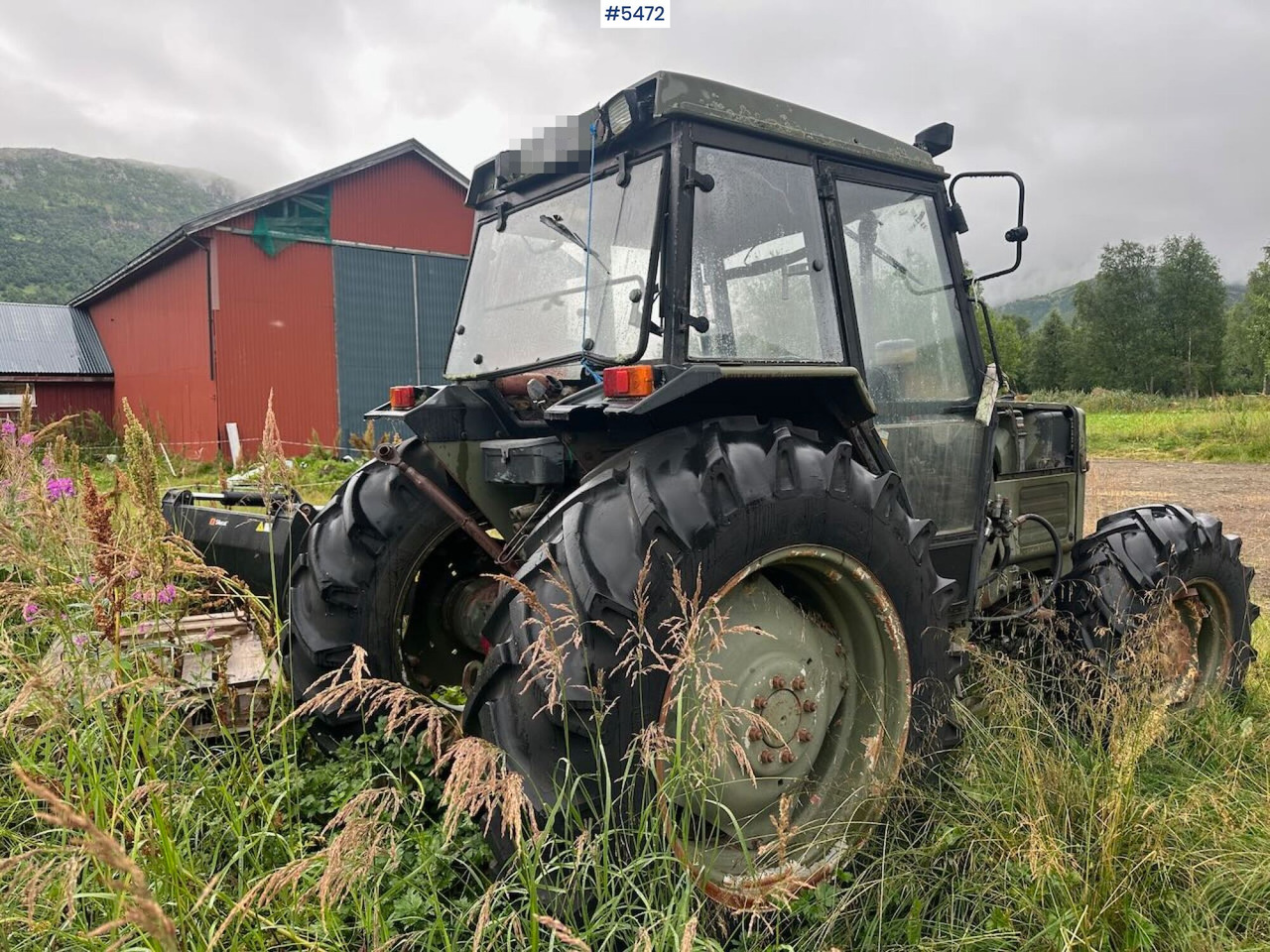 1988 Massey-Ferguson 375 tractor w/ front loader, earthmoving bucket and snow bucket. - Traktor: bild 5 1988 Massey-Ferguson 375 tractor w/ front loader, earthmoving bucket and snow bucket. - Traktor: bild 5