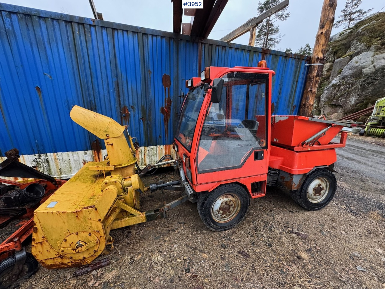 1996 Holder 240 with some equipment - Traktor: bild 1 1996 Holder 240 with some equipment - Traktor: bild 1