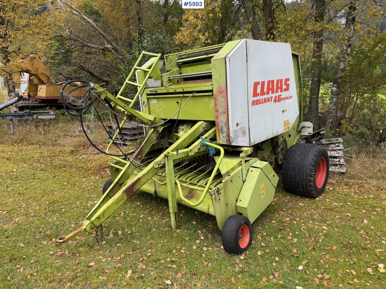 1999 Claas Rollant 46 Rotocut and a dividing baler. - Utrustning för vallskörd: bild 1 1999 Claas Rollant 46 Rotocut and a dividing baler. - Utrustning för vallskörd: bild 1