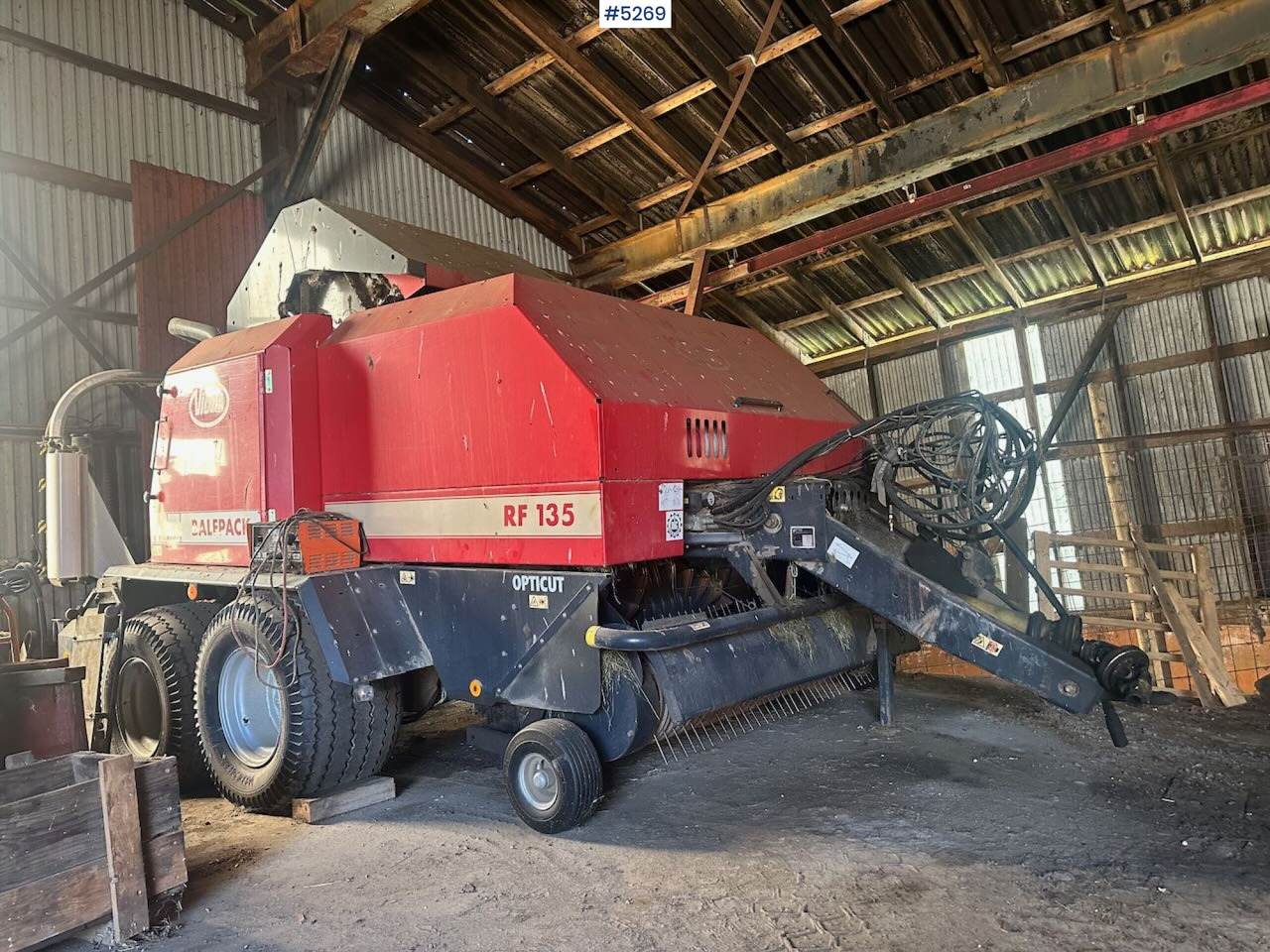 2003 Vicon RF 135 opticut round baler. - Utrustning för vallskörd: bild 1 2003 Vicon RF 135 opticut round baler. - Utrustning för vallskörd: bild 1