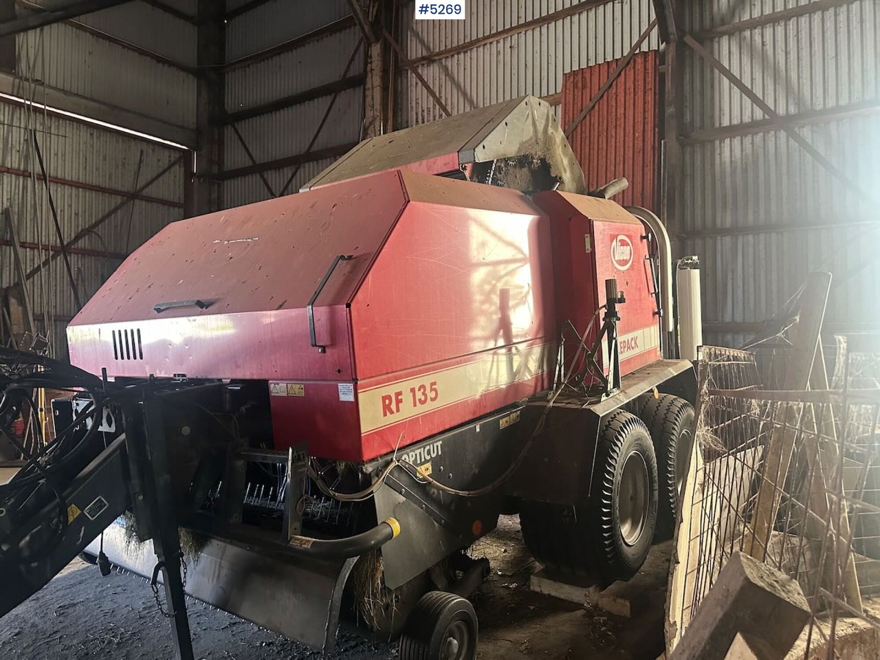 2003 Vicon RF 135 opticut round baler. - Utrustning för vallskörd: bild 5 2003 Vicon RF 135 opticut round baler. - Utrustning för vallskörd: bild 5