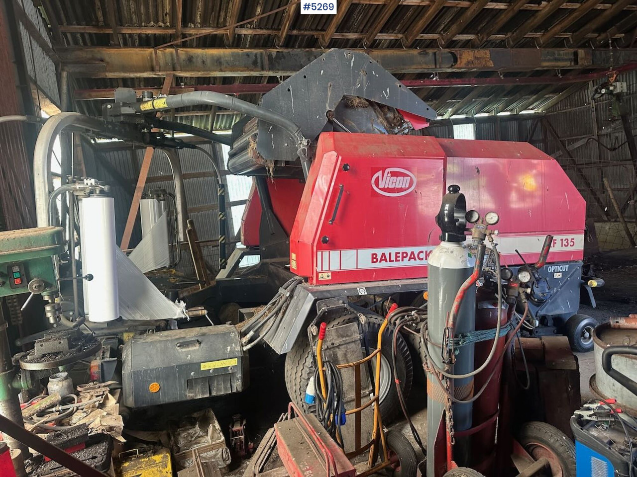 2003 Vicon RF 135 opticut round baler. - Utrustning för vallskörd: bild 4 2003 Vicon RF 135 opticut round baler. - Utrustning för vallskörd: bild 4