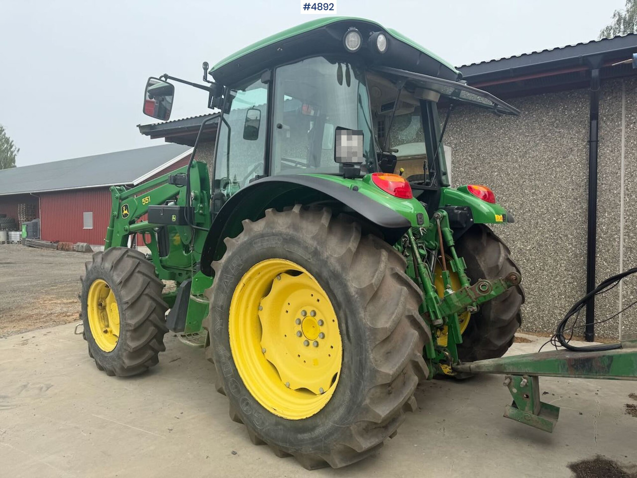 2004 John Deere 5720 4x4 w/ front loader - Traktor: bild 3 2004 John Deere 5720 4x4 w/ front loader - Traktor: bild 3