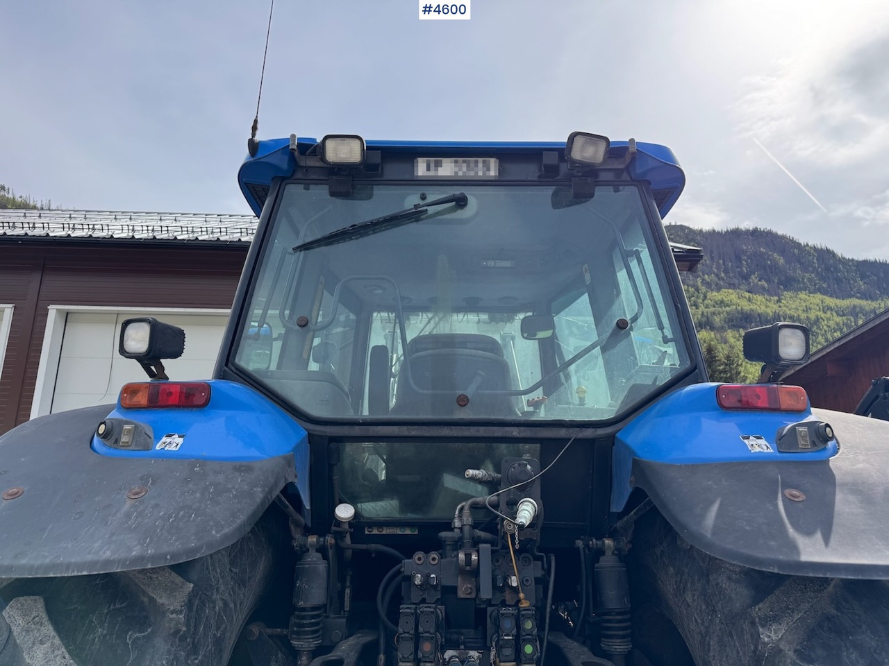 2005 New Holland TM190 w/front loader - Traktor: bild 5 2005 New Holland TM190 w/front loader - Traktor: bild 5