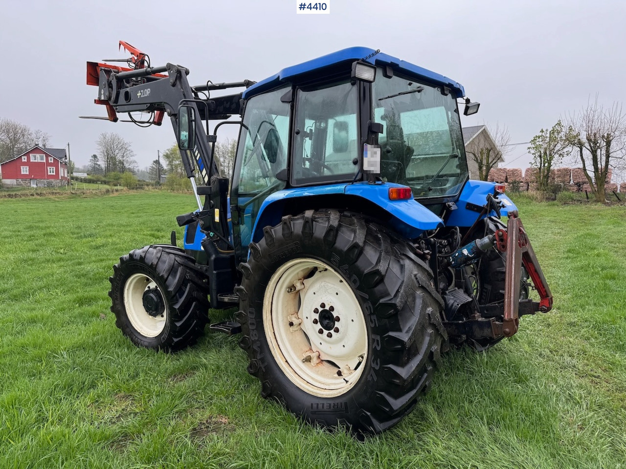 2006 New Holland TL100 A w/Front Loader. - Traktor: bild 4 2006 New Holland TL100 A w/Front Loader. - Traktor: bild 4